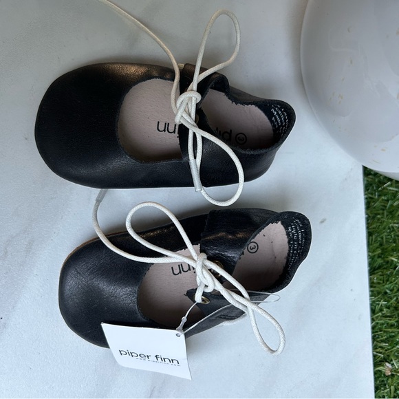 PIPER FINN Black - Lace-Up Mary Jane -
Soft Sole size 3 new with tags - Picture 2 of 8